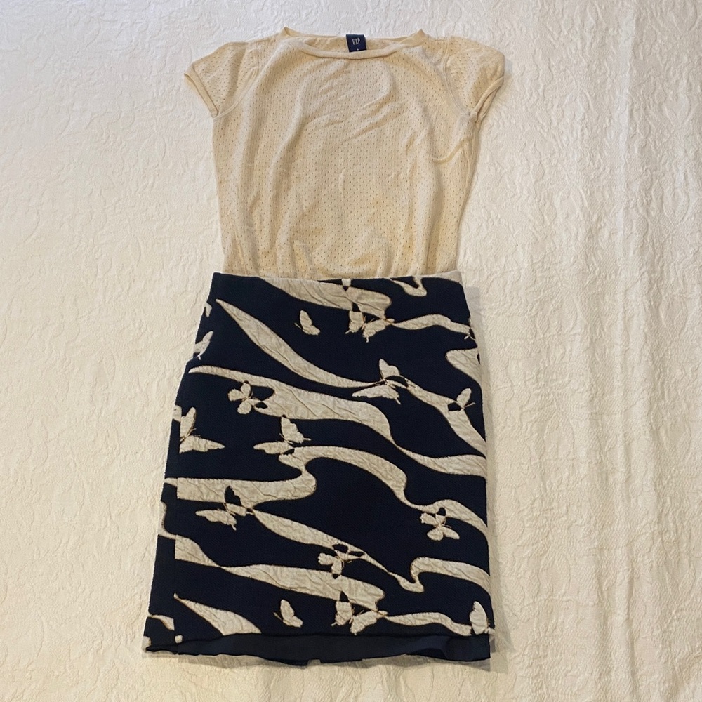 GAP Cream Top and Ann Taylor Black and Cream Pencil Skirt